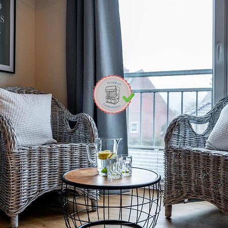 Kuestenkojen Mit 4 Ferienwohnungen Fuer 1 Bis 8 Pers Mit Diversen Schlafzimmern, Garten Oder Balkon ビューズム エクステリア 写真